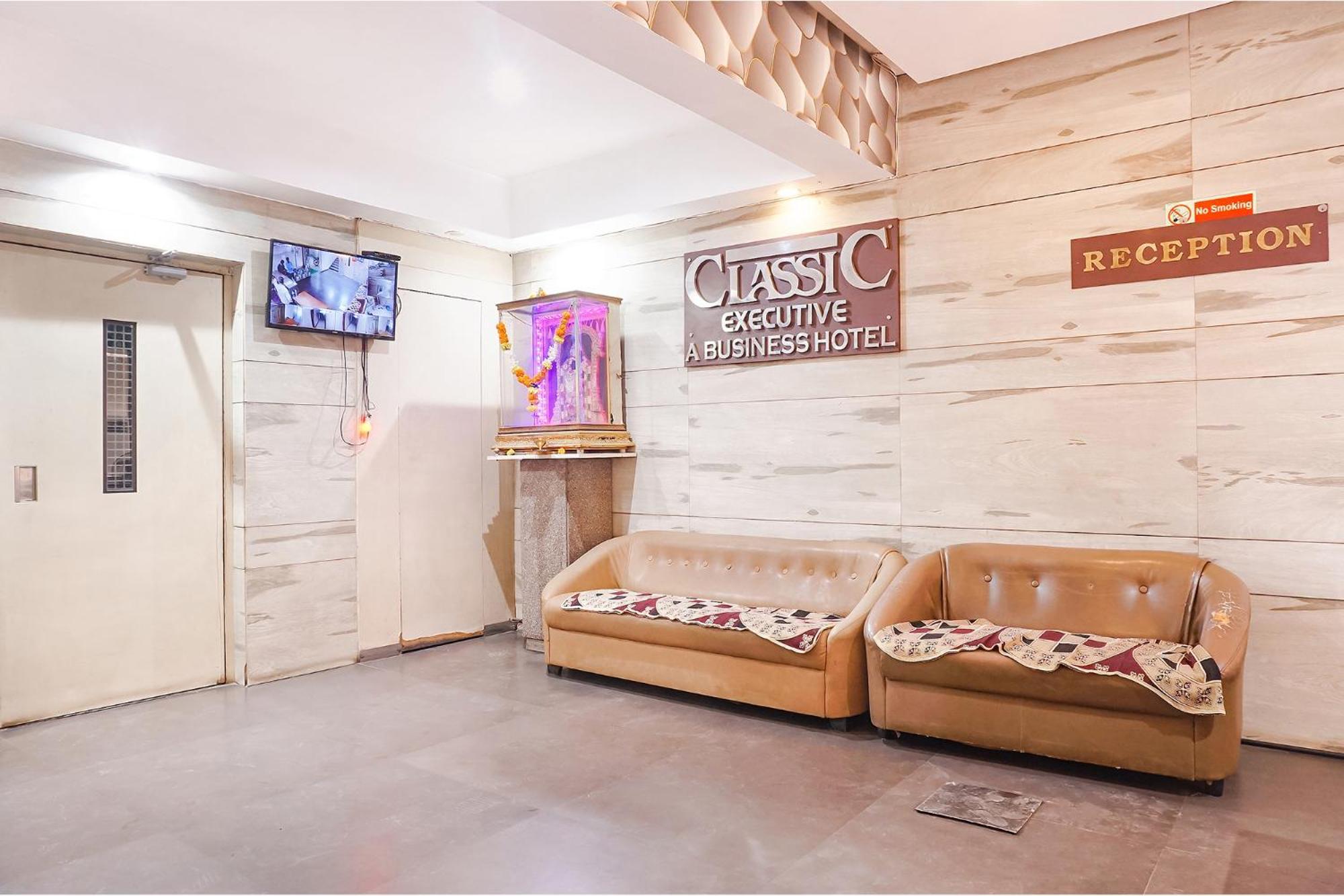 Fabhotel Classic Executive Phursungi Экстерьер фото