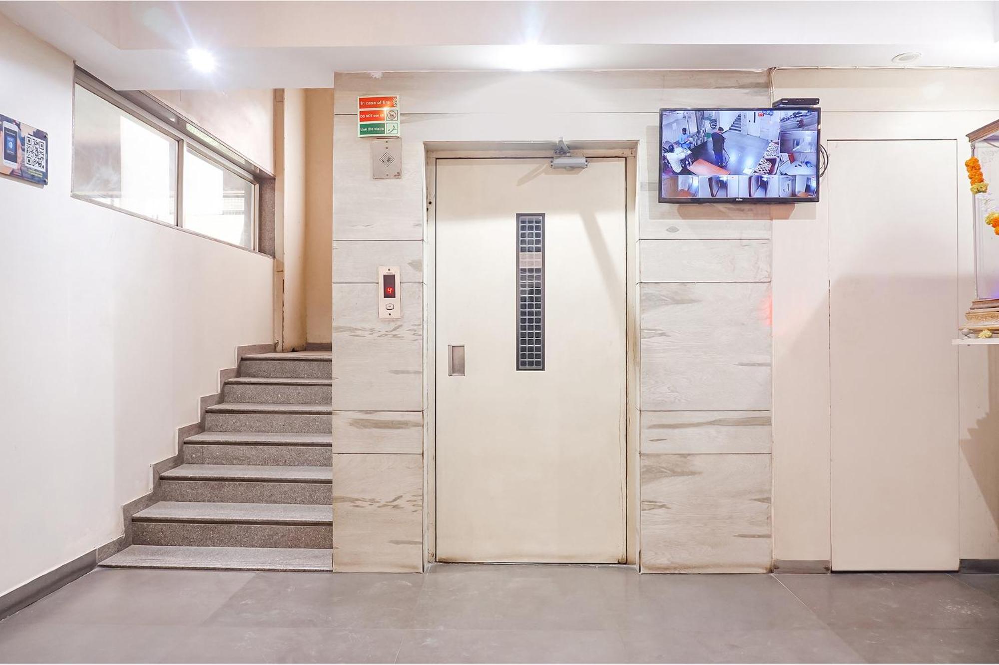 Fabhotel Classic Executive Phursungi Экстерьер фото